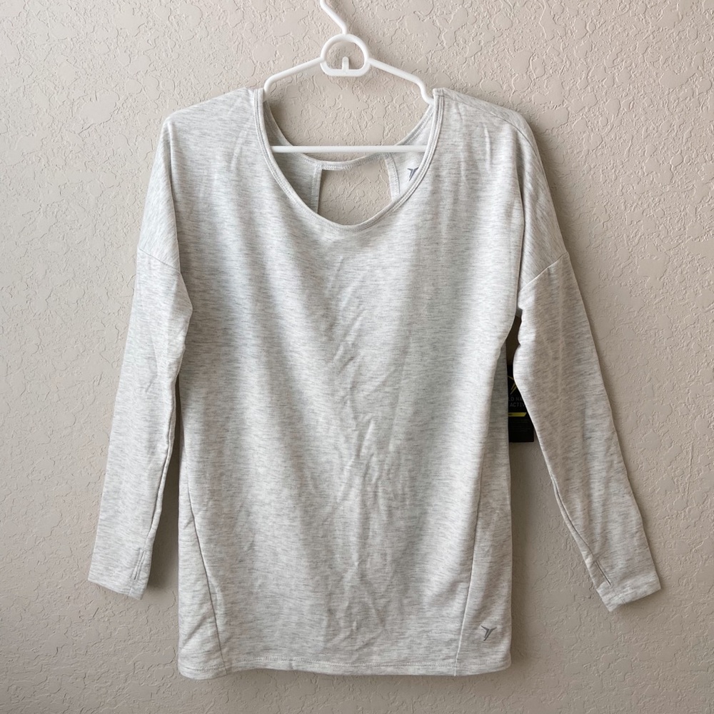NWT Light Gray Long-sleeved Active Wear Top